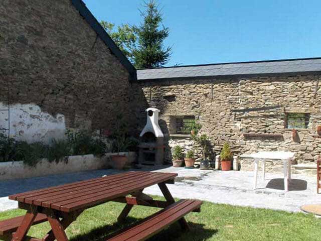 Gîte in Paliseul patio (96 m²) met tuin • terras tuinmeubelen • barbecue